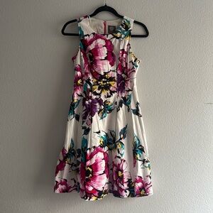 Vince Camuto Floral Dress size 2